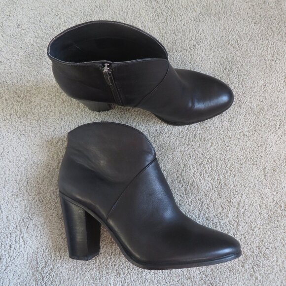 Vince Camuto Franell Womens Ankle Heels Booties Size 9 Black Leather Side Zipper - Picture 1 of 10